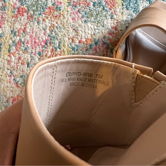 Cushionarie Cupid Platform Dress Sandals size 7 W - Picture 6 of 6